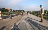 Nhiều vệt hằn bánh xe trên cao tốc Nội Bài - Lào Cai