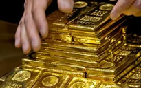 Giá vàng giảm mạnh sau khi Fed hạ lãi suất
