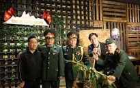 Xúc cảm với những giai điệu cách mạng trong minishow "Gia vị khói bom" của sinh viên ĐH Quốc gia Hà Nội