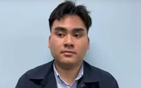 Tạm giữ hình sự nhân viên trộm cắp tài sản tại cửa hàng quần áo