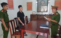 Rủ bạn vác hung khí đi trả thù chủ nợ của cha