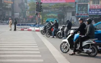 Cảnh sát giao thông Hà Nội xử lý nghiêm vi phạm trong ngày đầu năm mới