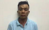 Bắt khẩn cấp người đàn ông ném pháo, đánh tài xế mẻ răng ở TP Hồ Chí Minh
