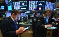 Số liệu việc làm của Mỹ "nhấn chìm" chỉ số S&P 500