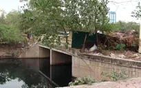 Hà Nội: Sông Cầu Bây hơn 10 năm ô nhiễm nặng bốc mùi hôi thối