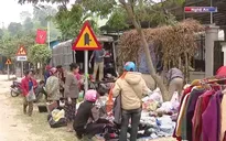 Nghệ An: Hàng nhái bán công khai tại các chợ miền núi