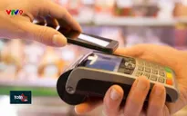 Người Việt ngày càng ít dùng tiền mặt