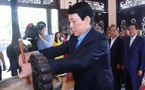 Chủ tịch nước Lương Cường dâng hương tưởng niệm Chủ tịch Hội đồng Bộ trưởng Phạm Hùng và Thủ tướng Võ Văn Kiệt