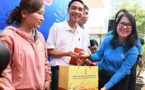 Chuyến tàu Công đoàn - Xuân 2025 đưa hơn 100 gia đình công nhân về quê ăn Tết