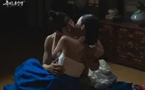 Cảnh nóng của Lim Ji Yeon lan truyền chóng mặt