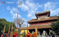 Đại Nội Huế dựng nêu đón Tết Nguyên đán