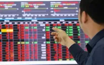VN-Index lùi sát 1.240 điểm