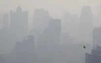 Thái Lan phun sương giảm ô nhiễm không khí