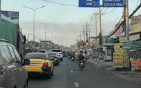 TP Hồ Chí Minh: CSGT túc trực hỗ trợ người dân về quê đón Tết