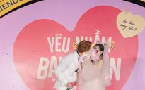Trần Ngọc Vàng hôn Kaity Nguyễn trong buổi ra mắt phim Tết "Yêu nhầm bạn thân"