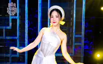 Hoa Xuân Ca 2025: Hương Tràm hát liên khúc về trăng