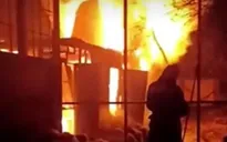 Cà Mau: Em trai tẩm xăng đốt nhà chị gái làm mẹ bị bỏng nặng