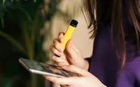 Anh mở trung tâm hỗ trợ thanh thiếu niên cai thuốc lá điện tử
