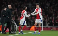 Arsenal nhấn chìm Man City