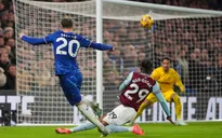 Ngược dòng đánh bại West Ham, Chelsea trở lại Top 4
