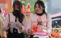 Người trẻ nô nức đi chùa Hà cầu duyên những ngày đầu năm mới