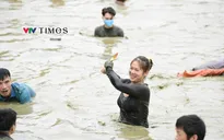 Sôi nổi hội thi bắt cá bằng tay không ở Tuyên Quang