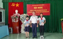 Cảnh sát biển nhận đỡ đầu cho 2 em học sinh nghèo tại tỉnh Bến Tre