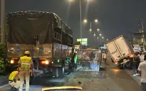 TP Hồ Chí Minh: Tai nạn liên hoàn, nhiều xe tải nằm ngổn ngang trên đường