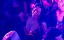 Anora: Phiên bản "phản cổ tích" tràn ngập cảnh "nóng", nụ cười và những niềm đau