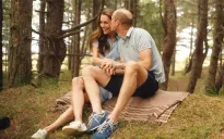 Công nương Kate và Hoàng tử William đăng tải hình ảnh ngọt ngào nhân ngày Valentine