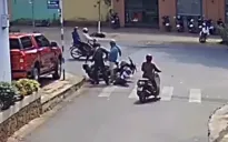 Công an truy tìm 2 đối tượng hành hung người sau va chạm giao thông