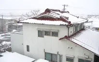 Cuộc sống người dân Nhật Bản đảo lộn vì bão tuyết