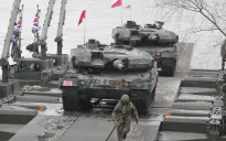 Châu Âu tăng chi tiêu quốc phòng, cân nhắc triển khai quân đến Ukraine