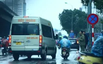 Hà Nội: CSGT bí mật ghi hình, xử lý xe dừng đỗ sai quy định
