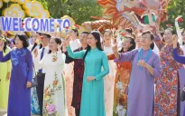 Lễ hội Áo dài TP Hồ Chí Minh hướng tới kỷ niệm 50 năm giải phóng miền Nam, thống nhất đất nước