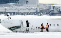 Tìm thấy hộp đen máy bay bị lật ngửa tại Canada