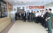 Thủ tướng Lào Sonexay Siphandone thăm Tổng Công ty Tân cảng Sài Gòn