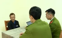 Vĩnh Phúc: Bắt giữ tài xế điều khiển ô tô kéo lê xe máy trên đường