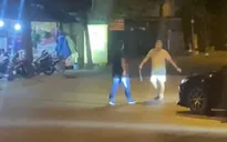 Khởi tố, bắt tạm giam hai tài xế ô tô rượt đuổi, cầm hung khí dọa chém nhau