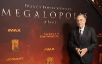 Đạo diễn "Bố già" đáp trả khi nhận giải Mâm xôi vàng