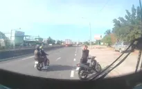 Nhóm đối tượng vô cớ ném đá vào cửa kính, hành hung tài xế xe buýt