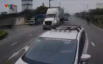 Cố tình cản trở giao thông sau khi đi sai làn