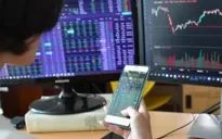 VN-Index về lại sát mốc 1.300 điểm