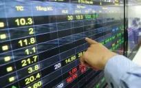 VN-Index vượt ngưỡng 1.330 điểm