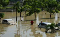 Lũ lụt nghiêm trọng tại Jakarta (Indonesia), nhiều người phải sơ tán