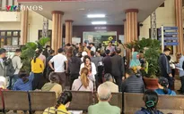 Đi từ sáng sớm để được bốc số làm hồ sơ đất đai do có thông tin sáp nhập