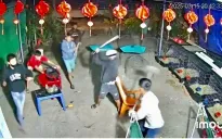 Công an tạm giữ 5 người xông vào nhà chém người trọng thương tại Đồng Nai