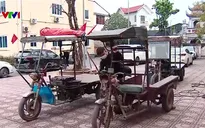 Hà Nội: Nhiều người ở huyện Hoài Đức tự nguyện tiêu hủy xe ba bánh