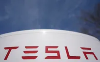 Đâm xe vào người biểu tình bên ngoài đại lý Tesla ở Florida, Mỹ