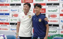 Cầu thủ Lào "dè chừng" Quang Hải